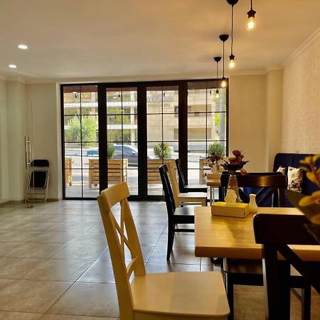 יירבאן Merien Hotel מראה חיצוני תמונה