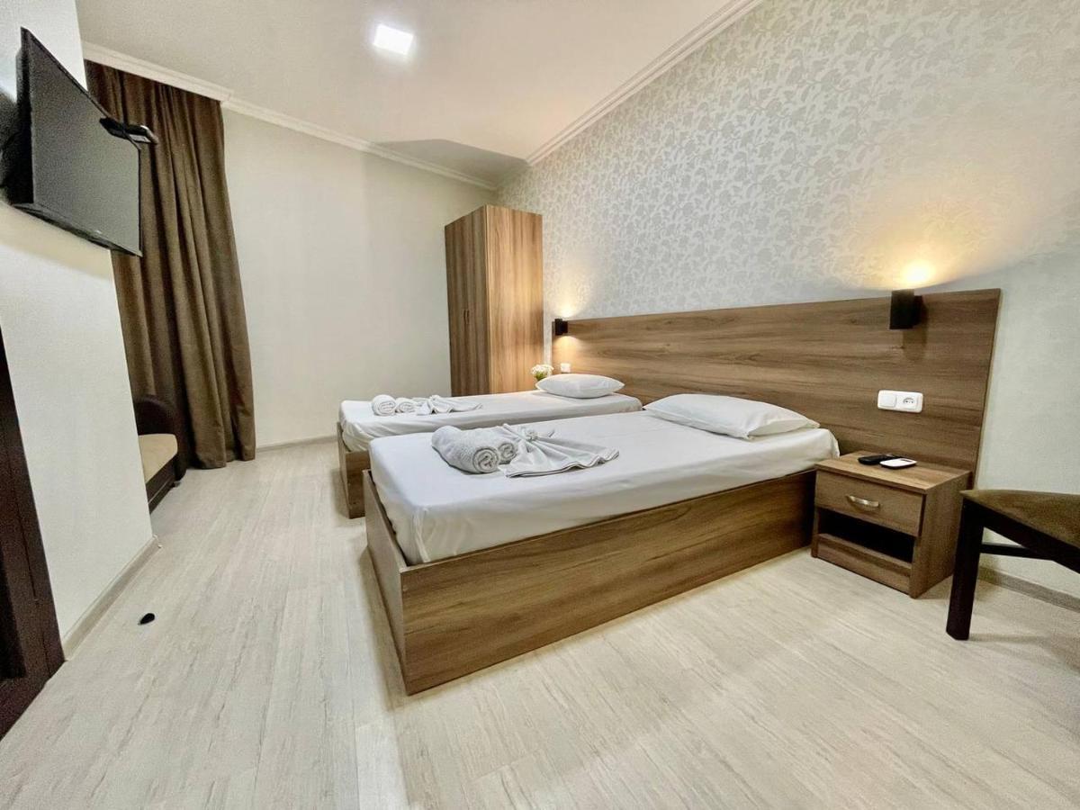יירבאן Merien Hotel מראה חיצוני תמונה