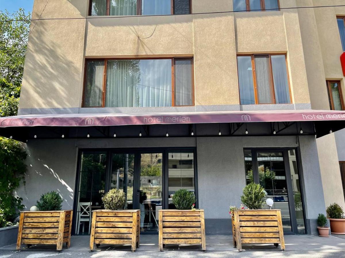 יירבאן Merien Hotel מראה חיצוני תמונה