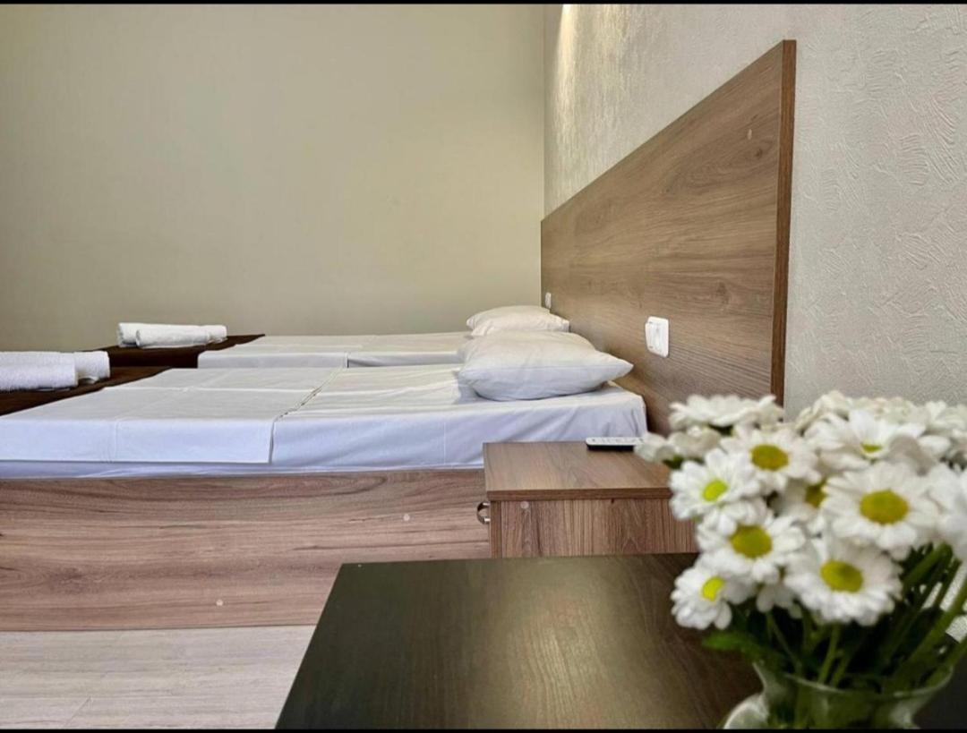 יירבאן Merien Hotel מראה חיצוני תמונה