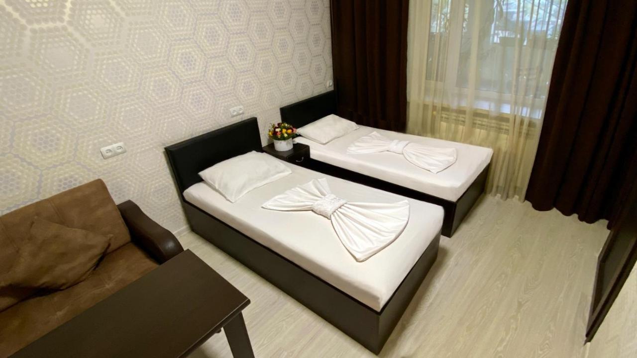 יירבאן Merien Hotel מראה חיצוני תמונה