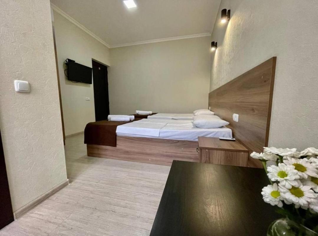 יירבאן Merien Hotel מראה חיצוני תמונה