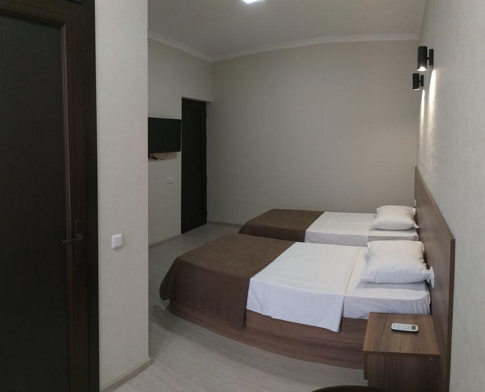 יירבאן Merien Hotel מראה חיצוני תמונה
