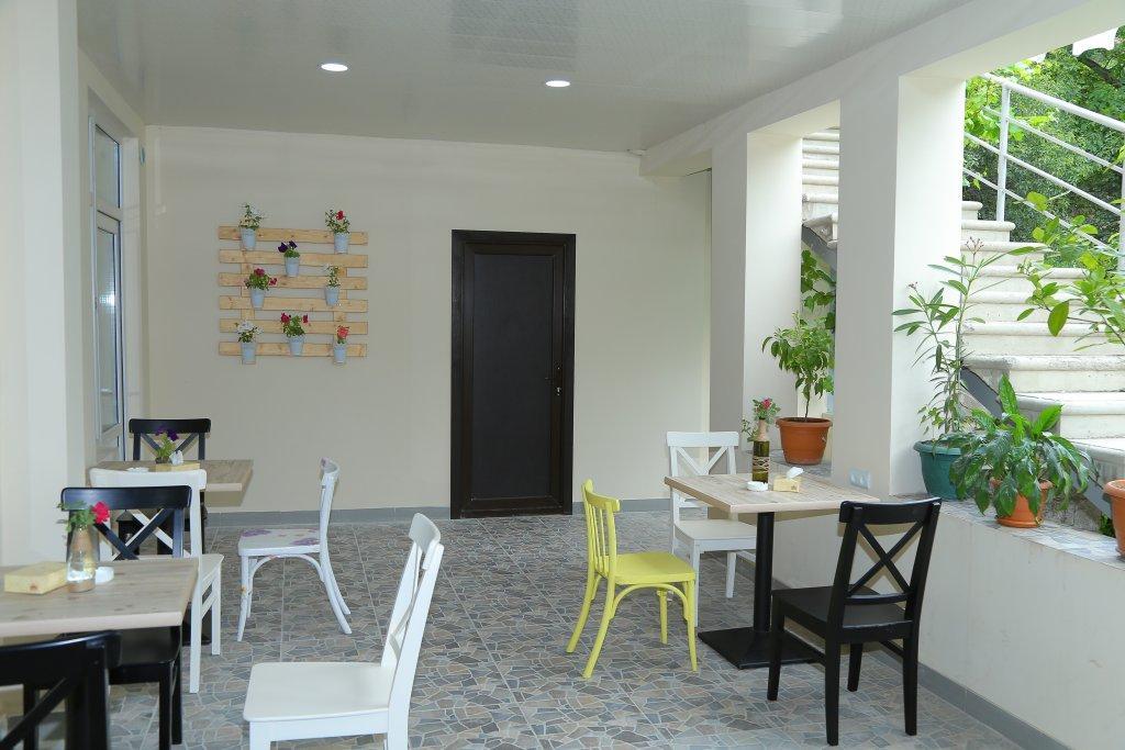 יירבאן Merien Hotel מראה חיצוני תמונה