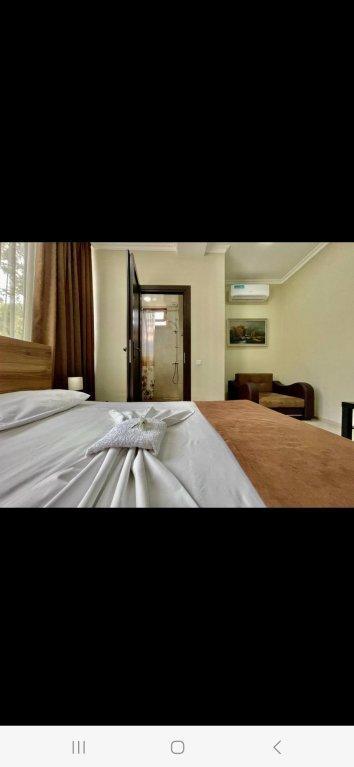 יירבאן Merien Hotel מראה חיצוני תמונה