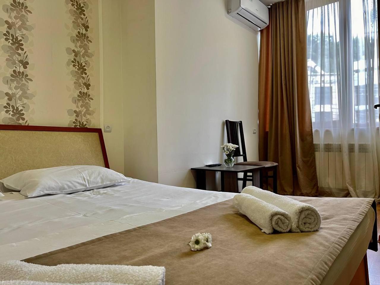 יירבאן Merien Hotel מראה חיצוני תמונה